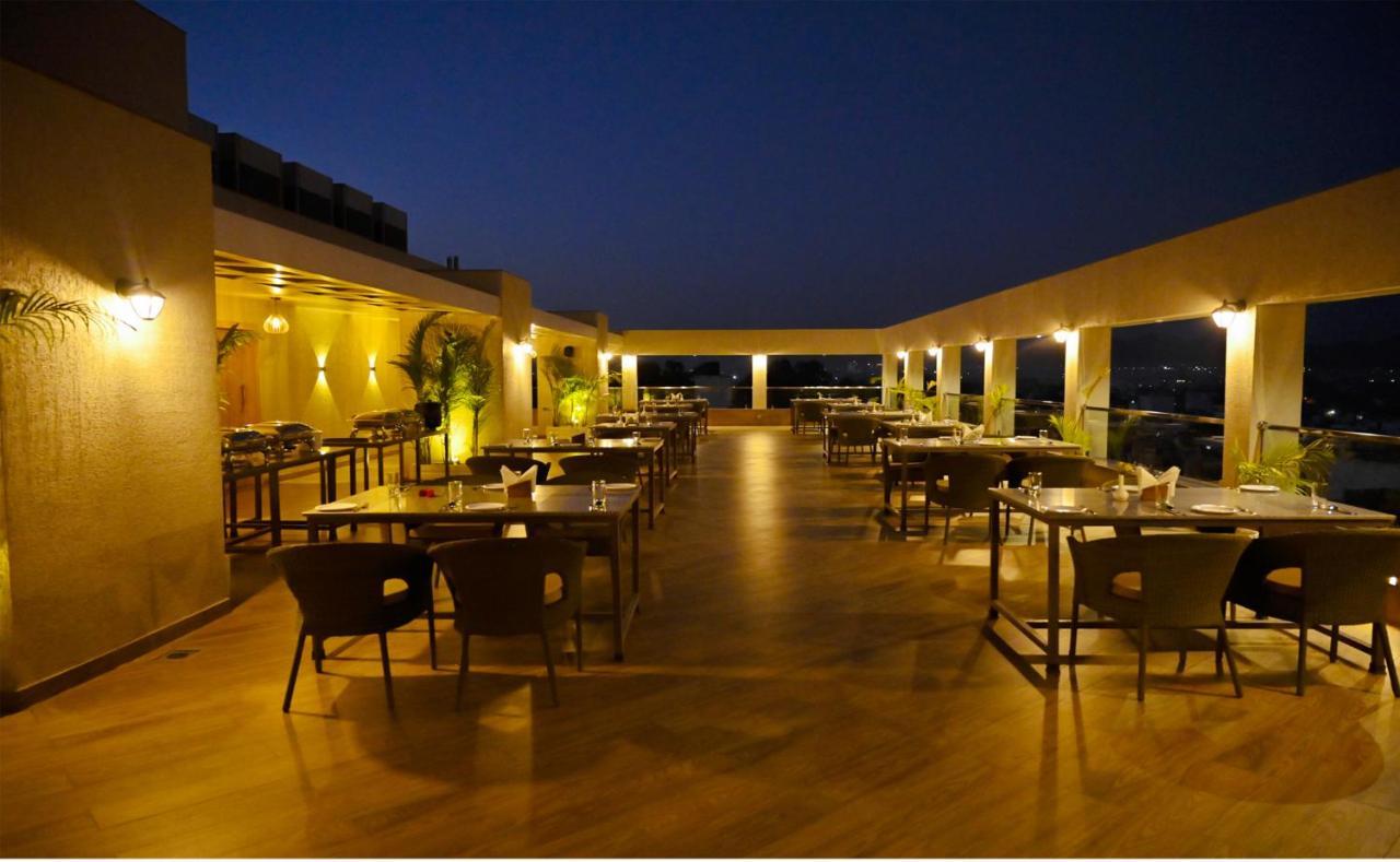 The Jagat Hotel And Spa Udaipur Exterior photo